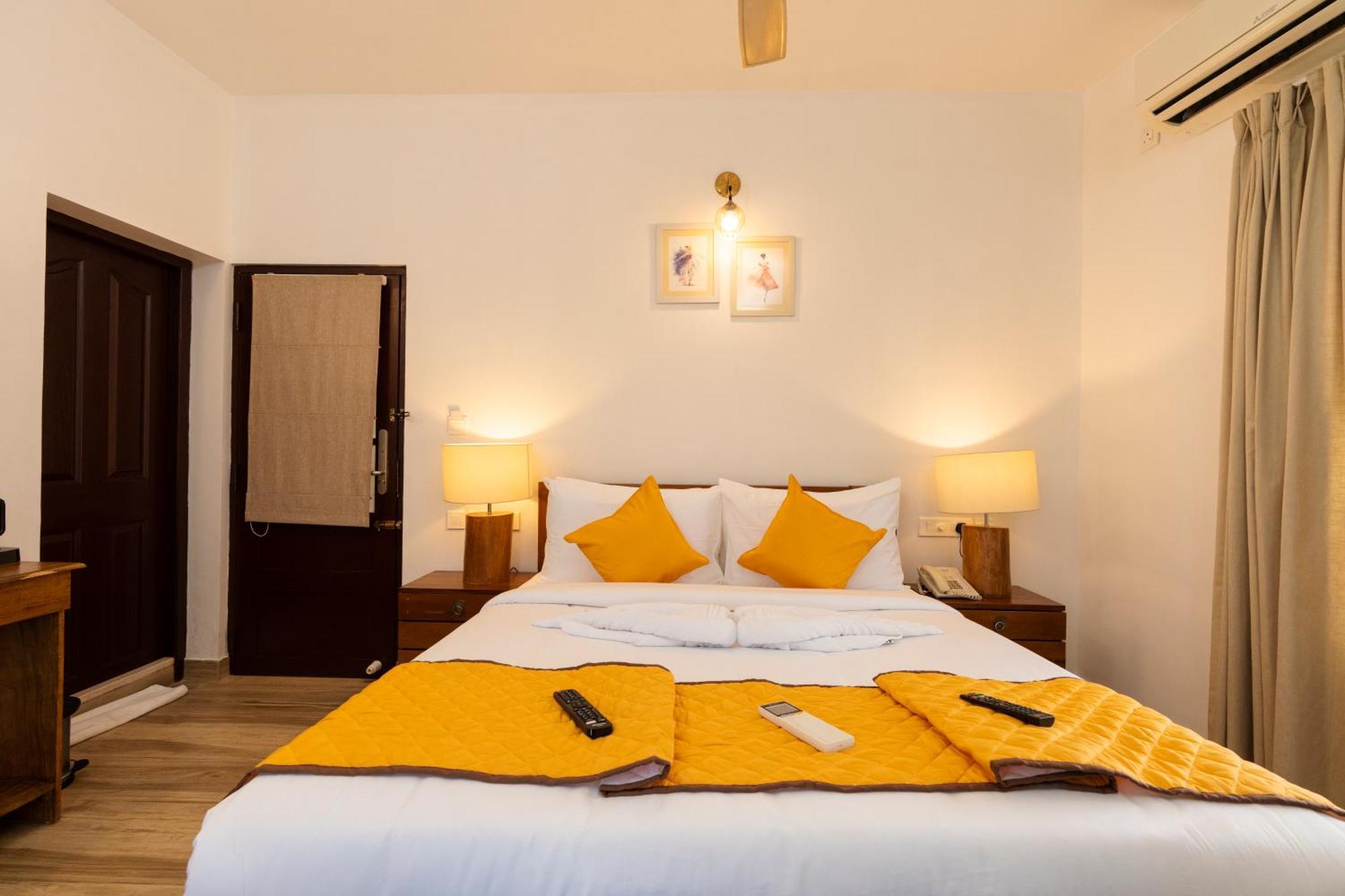 Solo Inn By Hawk Hospitality Kochi Exterior photo