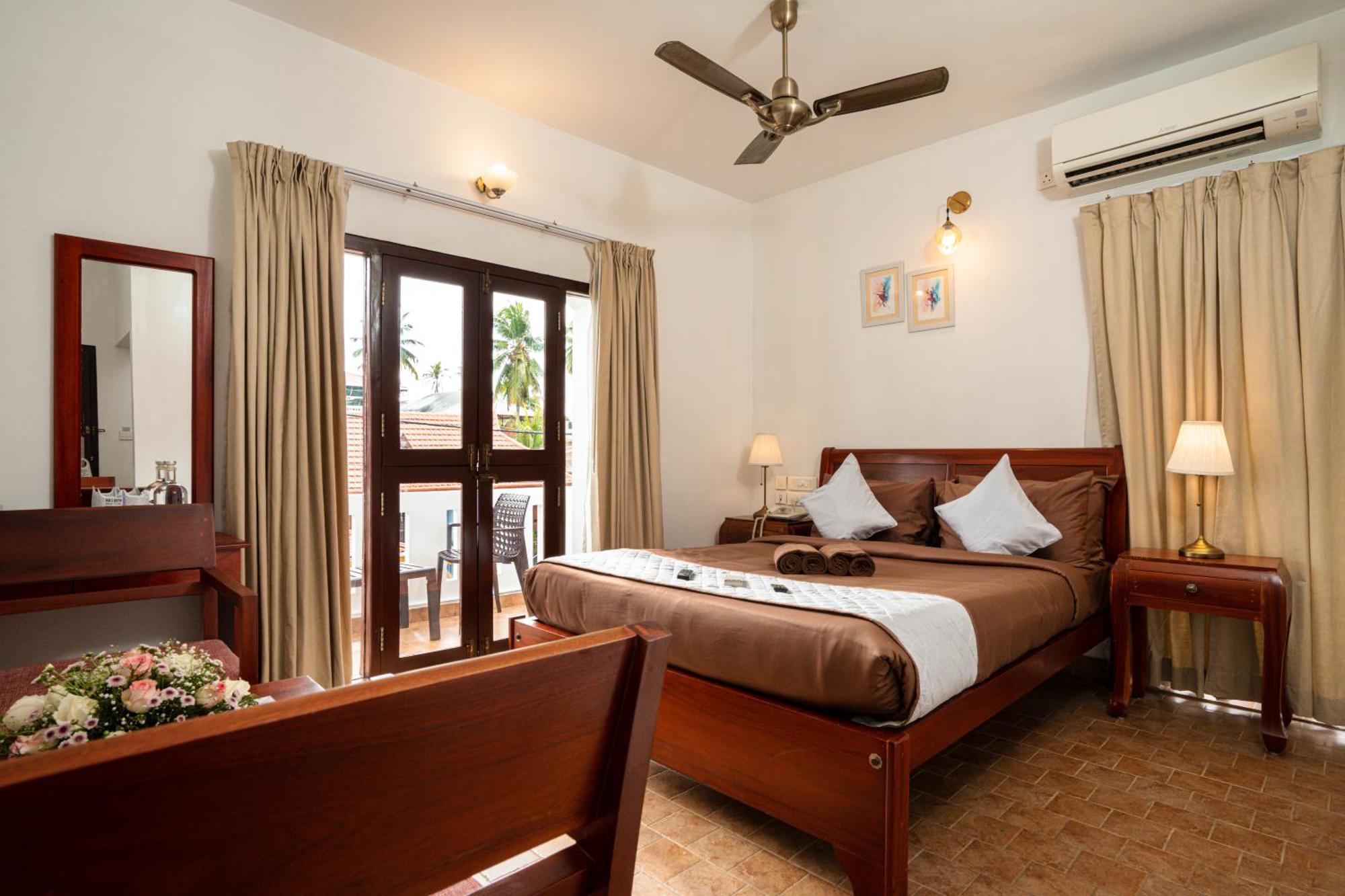 Solo Inn By Hawk Hospitality Kochi Exterior photo